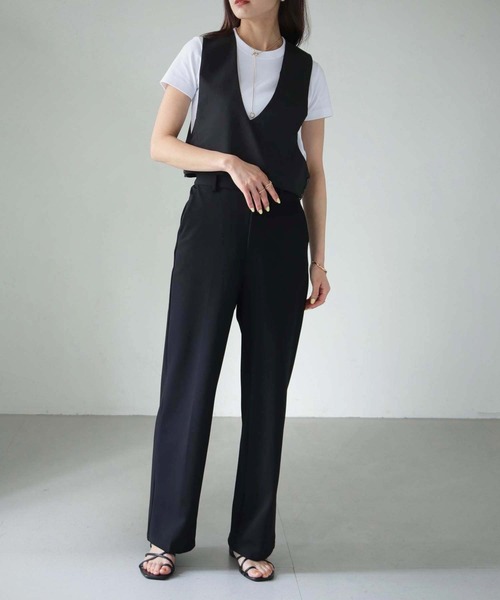 cheriella（シェリエラ）の「【cheriella】WEB限定カーブカットショートベスト WEB LIMITED CURVE CUT SHORT VEST（ベスト・レディース・ブラック/ベージュ・M）」の11枚目の写真