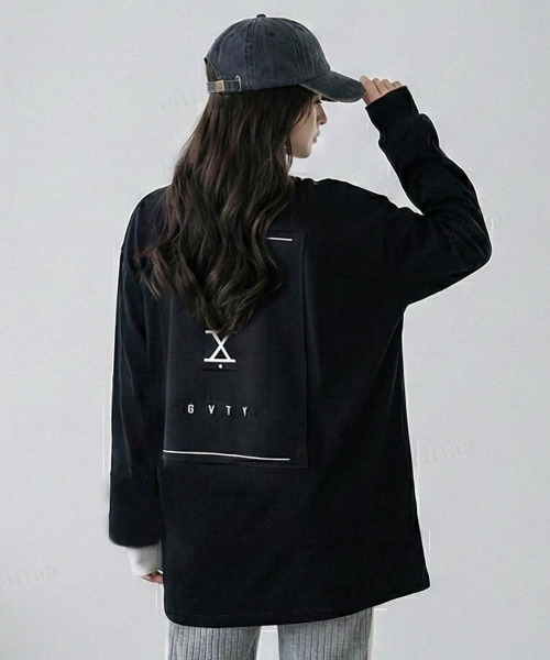 Dalfwin（ダールフィン）の「DECEMラベル配色ビッグ長袖Tシャツオーバーサイズ（Tシャツ/カットソー・レディース・ホワイト/ブラック・FREE）」の2枚目の写真