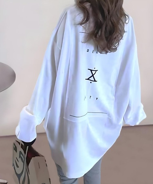 Dalfwin（ダールフィン）の「DECEMラベル配色ビッグ長袖Tシャツオーバーサイズ（Tシャツ/カットソー・レディース・ホワイト/ブラック・FREE）」の3枚目の写真