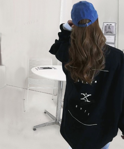 Dalfwin（ダールフィン）の「DECEMラベル配色ビッグ長袖Tシャツオーバーサイズ（Tシャツ/カットソー・レディース・ホワイト/ブラック・FREE）」の13枚目の写真