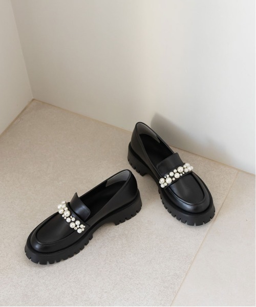 RANDA（ランダ）の「パール×ビジュー厚底ローファー（ローファー・レディース・ブラック/アイボリー・M/LL/L/S）」の5枚目の写真
