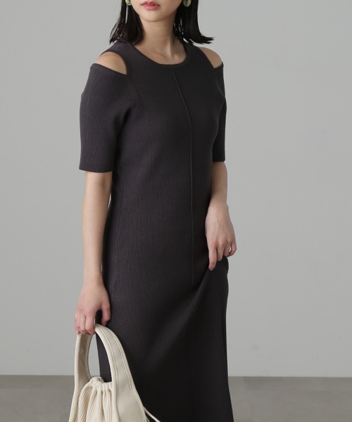 FREE'S MART（フリーズマート）の「◆肩スリット半袖リブニットワンピース（ワンピース・レディース・ブラック/ホワイト/イエロー・SMALL/MEDIUM）」の7枚目の写真