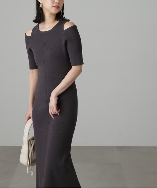 FREE'S MART（フリーズマート）の「◆肩スリット半袖リブニットワンピース（ワンピース・レディース・ブラック/ホワイト/イエロー・SMALL/MEDIUM）」の9枚目の写真