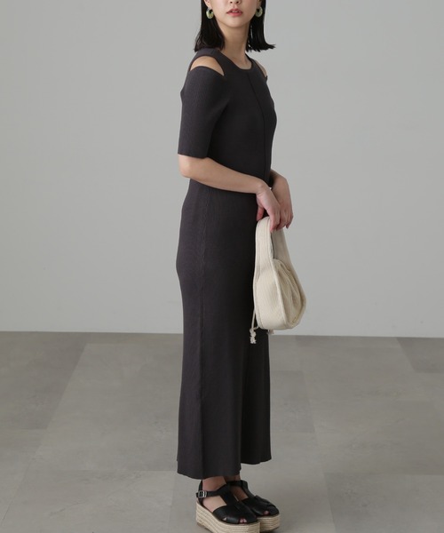 FREE'S MART（フリーズマート）の「◆肩スリット半袖リブニットワンピース（ワンピース・レディース・ブラック/ホワイト/イエロー・SMALL/MEDIUM）」の12枚目の写真