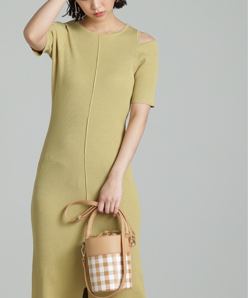 FREE'S MART（フリーズマート）の「◆肩スリット半袖リブニットワンピース（ワンピース・レディース・ブラック/ホワイト/イエロー・SMALL/MEDIUM）」の17枚目の写真