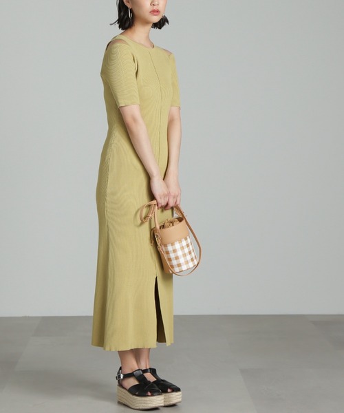 FREE'S MART（フリーズマート）の「◆肩スリット半袖リブニットワンピース（ワンピース・レディース・ブラック/ホワイト/イエロー・SMALL/MEDIUM）」の22枚目の写真