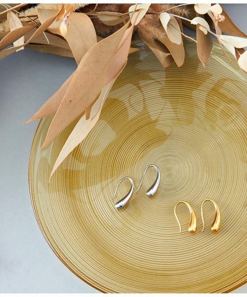 Settimissimo（セッティミッシモ）の「金属アレルギー対応サージカルステンレス316Lカーブドロップピアス（ピアス（両耳用）・レディース・シルバー/ゴールド・FREE）」の7枚目の写真