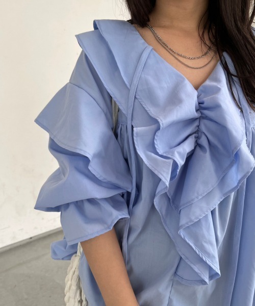 nemne store(ネンネストア)の「付け襟風ボリュームフリルブラウスチュニック(シャツ/ブラウス・レディース・アイボリー/ブルー/ブラック・フリー)」の16枚目の写真