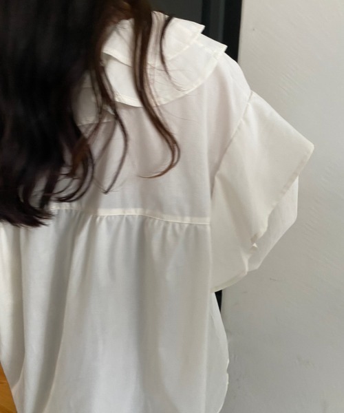 nemne store(ネンネストア)の「付け襟風ボリュームフリルブラウスチュニック(シャツ/ブラウス・レディース・アイボリー/ブルー/ブラック・フリー)」の4枚目の写真