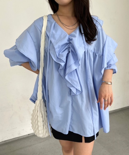 nemne store(ネンネストア)の「付け襟風ボリュームフリルブラウスチュニック(シャツ/ブラウス・レディース・アイボリー/ブルー/ブラック・フリー)」の9枚目の写真