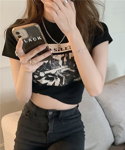 gossip!ロサンゼルス(ゴシップロサンゼルス)の「YUGA レトロプリント ショートトップス(Tシャツ/カットソー・レディース・ブラック/ホワイト・FREE)」の8枚目の写真