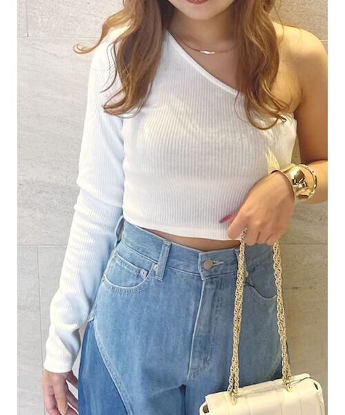 EVRIS（エヴリス）の「ワンショルダークロップドトップス（Tシャツ/カットソー・レディース・グリーン/ホワイト/ブラック・FREE）」の6枚目の写真