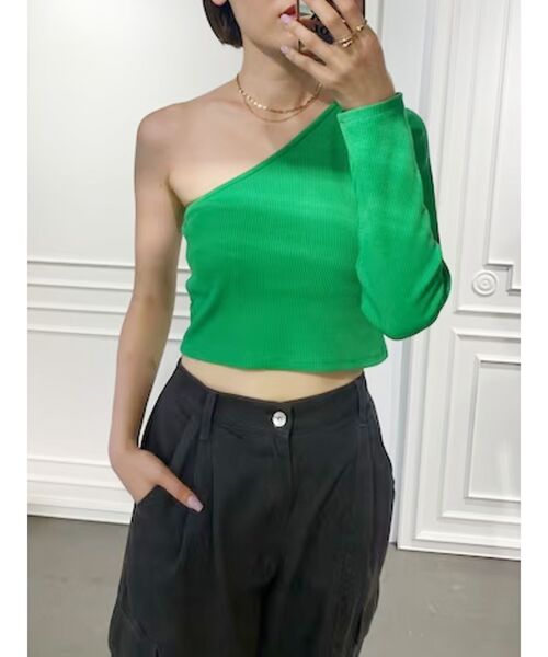 EVRIS（エヴリス）の「ワンショルダークロップドトップス（Tシャツ/カットソー・レディース・グリーン/ホワイト/ブラック・FREE）」の14枚目の写真