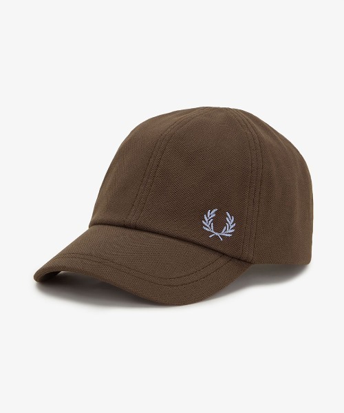 FRED PERRY（フレッドペリー）の「Pique Classic Cap／ピケキャップ（キャップ・メンズ・ブラック/カーキ/ブラウン/ネイビー/ホワイト/ネイビー系/アッシュグレー/ダークグリーン/ブルー/グリーン/ベージュ/マルーン/サックスブルー/ブルー系その他/ホワイト系その他/グリーン系その他/グレー/ネイビー系1/オートミール/ブラウン系その他/ホワイト系その他2/ライトオリーブ/ブラック系その他・ONE SIZE）」の9枚目の写真