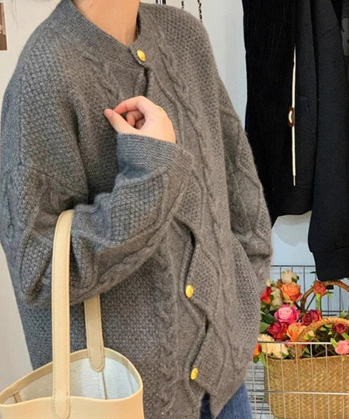 Burner(バーナー)の「【OKUOKU 0909】パールデザイン oku-tops-730671643316-53(ニット/セーター・レディース・ベージュ/ピンク/アイボリー/グレー・FREE)」の1枚目の写真