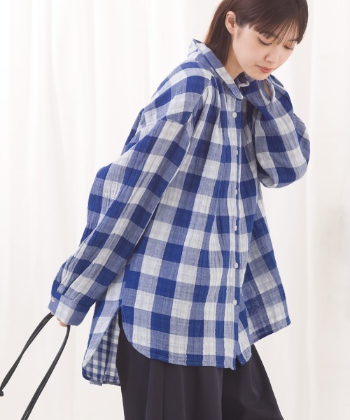 OMNES（オムネス）の「ダブルガーゼ丸襟長袖シャツ（シャツ/ブラウス・レディース・パープル/ブラック/グレー系その他/ホワイト/ブラック系その他/ブルー系その他/モカ/ネイビー系・FREE）」の7枚目の写真