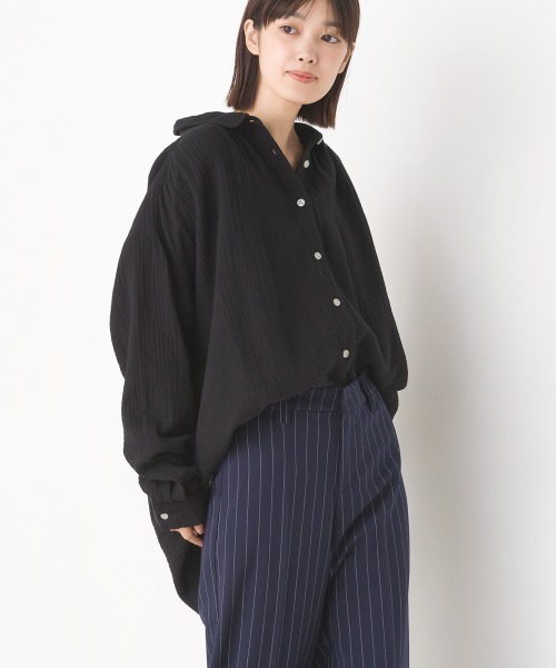 OMNES（オムネス）の「ダブルガーゼ丸襟長袖シャツ（シャツ/ブラウス・レディース・パープル/ブラック/グレー系その他/ホワイト/ブラック系その他/ブルー系その他/モカ/ネイビー系・FREE）」の2枚目の写真