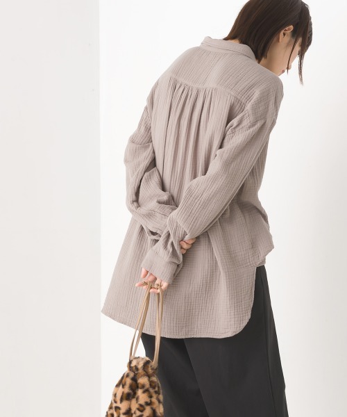 OMNES（オムネス）の「ダブルガーゼ丸襟長袖シャツ（シャツ/ブラウス・レディース・パープル/ブラック/グレー系その他/ホワイト/ブラック系その他/ブルー系その他/モカ/ネイビー系・FREE）」の18枚目の写真