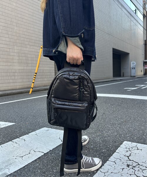 LBC（エルビーシー）の「パテッドミニリュック（ショルダーバッグ・レディース・ブラック/グリーン系・FREE）」の4枚目の写真