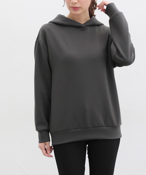 Honeys(ハニーズ)の「きれいめパーカー(パーカー・レディース・ミント/スミクロ/イエロー/グレイッシュベージュ/アイボリー/ブラック・M/3L/LL/L/S)」の3枚目の写真