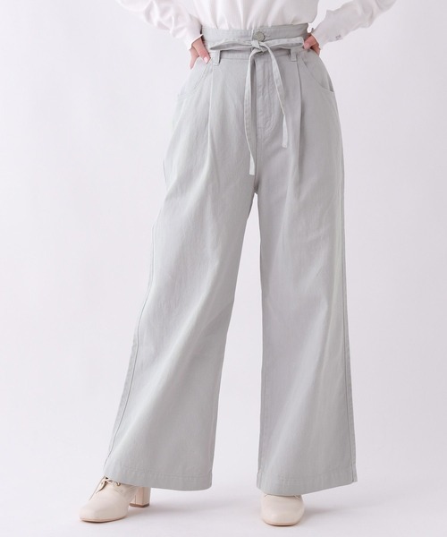 repipi armario（レピピ アルマリオ）の「ハイウエストリボンタックパンツ（デニムパンツ・キッズ・ホワイト/ライトブルー/グレー/ピンク・SMALL/LARGE/MEDIUM）」の3枚目の写真