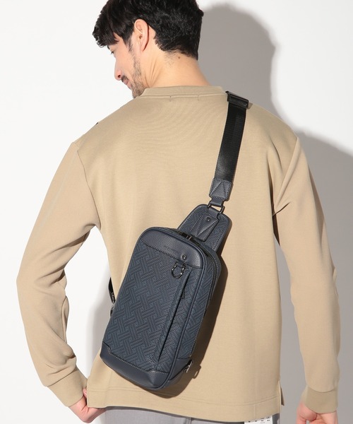 UNION STATION（ユニオンステーション）の「フェイクレザーボディバッグ（ボディバッグ/ウエストポーチ・メンズ・ネイビー/ベージュ/ブラック・FREE）」の6枚目の写真