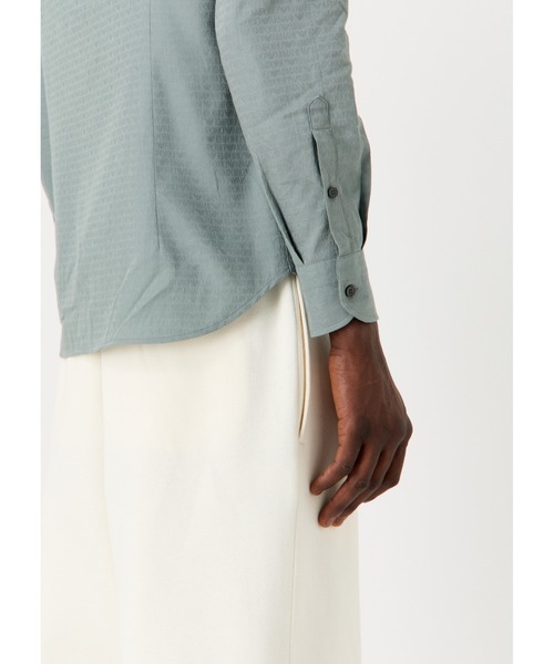 EMPORIO ARMANI（エンポリオアルマーニ）の「【エンポリオ アルマーニ】シャツ コットン製 オールオーバージャカード ロゴレタリング（シャツ/ブラウス・メンズ・ブラック系その他/アイボリー/ブルーグレー・LARGE/SMALL/MEDIUM/X-LARGE）」の5枚目の写真