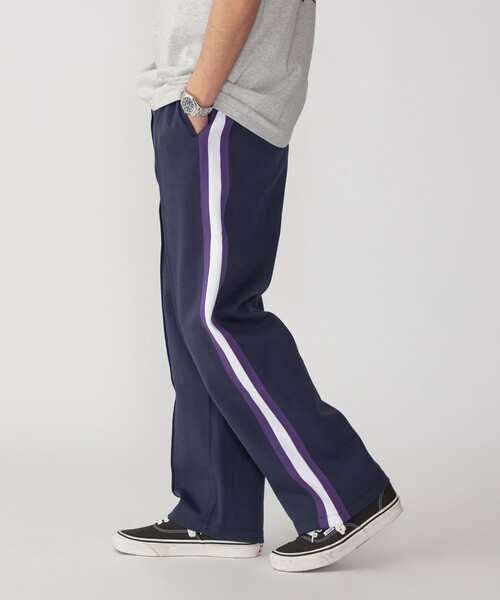 SHIPS（シップス）の「【WEB限定】SHIPS: ライン トラック パンツ（その他パンツ・メンズ・ベージュ/ネイビー/ブラック・SMALL/MEDIUM/LARGE）」の3枚目の写真