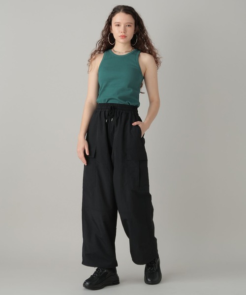 FOREVER 21（フォーエバー トゥエンティーワン）の「【2024SS】カップ付きアメスリタンク（タンクトップ・レディース・ホワイト/グリーン/ブラック・SMALL/MEDIUM）」の4枚目の写真