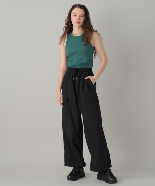 FOREVER 21（フォーエバー トゥエンティーワン）の「【2024SS】カップ付きアメスリタンク（タンクトップ・レディース・ホワイト/グリーン/ブラック・SMALL/MEDIUM）」の5枚目の写真