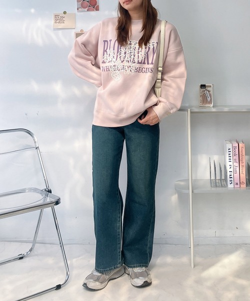 AS KNOW AS plus(アズノゥアズプラス)の「◎フラワー刺繍重ねロゴプリント スウェットプルオーバー【UNISEX ITEM】(スウェット・レディース・キナリ/オートミール/ネイビー/ホワイト系/レッド系/アイボリー系/ブラック系/スミクロ/サックスブルー系/ラベンダー/ライトピンク/ホワイト系1/ピンク系1/アイボリー系1/ブラック系1・FREE)」の20枚目の写真