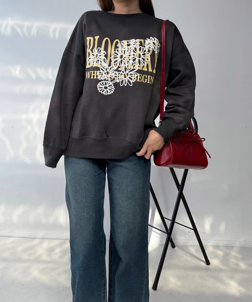 セール】◎フラワー刺繍重ねロゴプリント スウェットプルオーバー