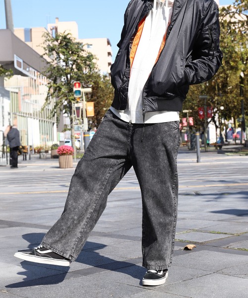 ZIP FIVE（ジップファイブ）の「【ZIP FIVE】 ヴィンテージライク ケミカル ウォッシュ デニム ストレート ワイドパンツ（デニムパンツ・メンズ・ブラック/ブルー・LARGE/MEDIUM）」の11枚目の写真