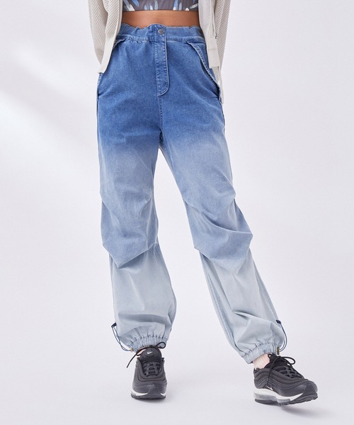 NERGY(ナージー)の「【Water proof Denim】フレアカーゴデニムパンツ(その他パンツ・レディース・ホワイト/ブルー/ブルー系その他4・M/S)」の13枚目の写真