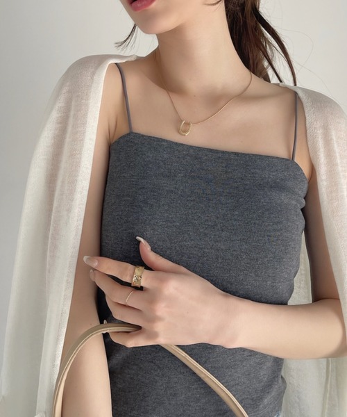 Ada.(エイダ)の「カップ付き バックオープン キャミソール(キャミソール・レディース・チャコール/ホワイト/ブラック/ライトベージュ・FREE)」の16枚目の写真