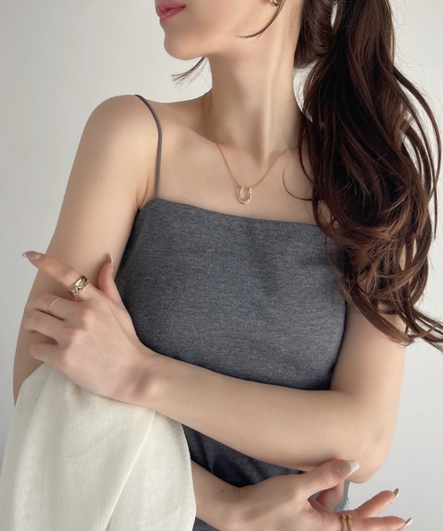 Ada.(エイダ)の「カップ付き バックオープン キャミソール(キャミソール・レディース・チャコール/ホワイト/ブラック/ライトベージュ・FREE)」の5枚目の写真