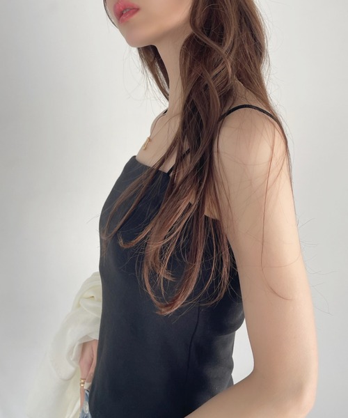 Ada.(エイダ)の「カップ付き バックオープン キャミソール(キャミソール・レディース・チャコール/ホワイト/ブラック/ライトベージュ・FREE)」の10枚目の写真