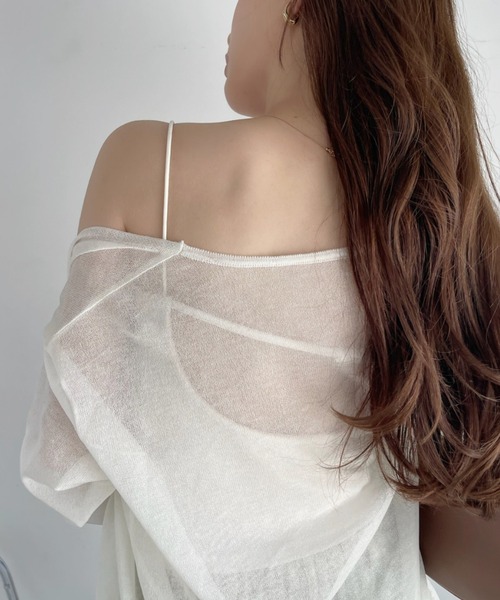 Ada.(エイダ)の「カップ付き バックオープン キャミソール(キャミソール・レディース・チャコール/ホワイト/ブラック/ライトベージュ・FREE)」の22枚目の写真