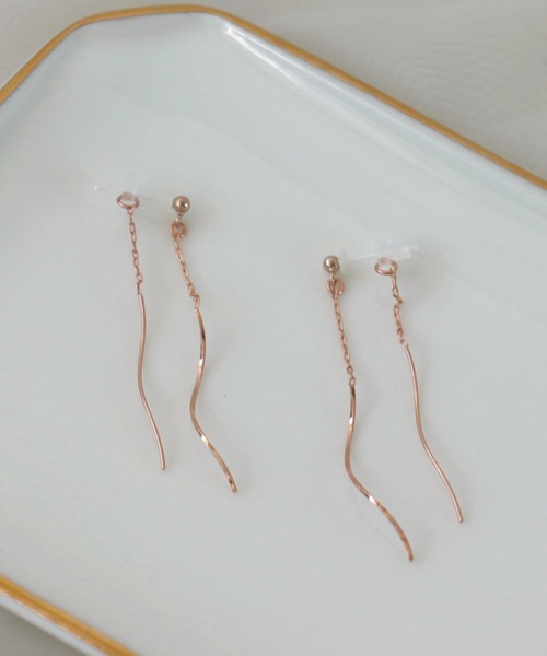 Three Four Time(スリーフォータイム)の「メタルツイストセラミックポストピアス(ピアス(両耳用)・レディース・ゴールド/ピンクゴールド・FREE)」の4枚目の写真