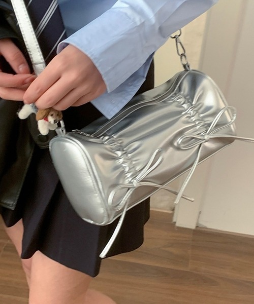 LYEON(リヨン)の「ダブルリボンシャーリングショルダーバッグ(ショルダーバッグ・レディース・シルバー/オフホワイト/ブラック/ピンク・FREE)」の14枚目の写真