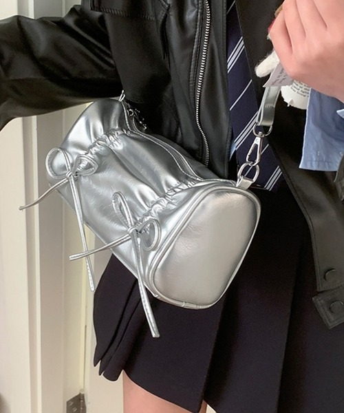 LYEON(リヨン)の「ダブルリボンシャーリングショルダーバッグ(ショルダーバッグ・レディース・シルバー/オフホワイト/ブラック/ピンク・FREE)」の20枚目の写真