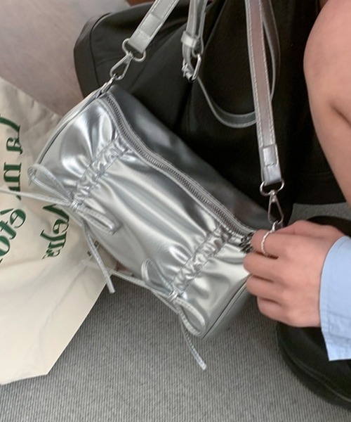 LYEON(リヨン)の「ダブルリボンシャーリングショルダーバッグ(ショルダーバッグ・レディース・シルバー/オフホワイト/ブラック/ピンク・FREE)」の21枚目の写真