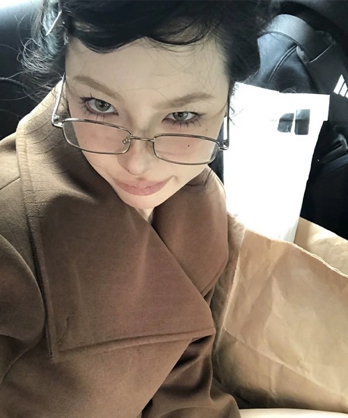 c.u.l(シーユーエル)の「ユニセックス スクエア型メタルフレーム クリアレンズ 伊達メガネ cula879(メガネ・レディース・ゴールド/シルバー/ブラック・FREE)」の4枚目の写真