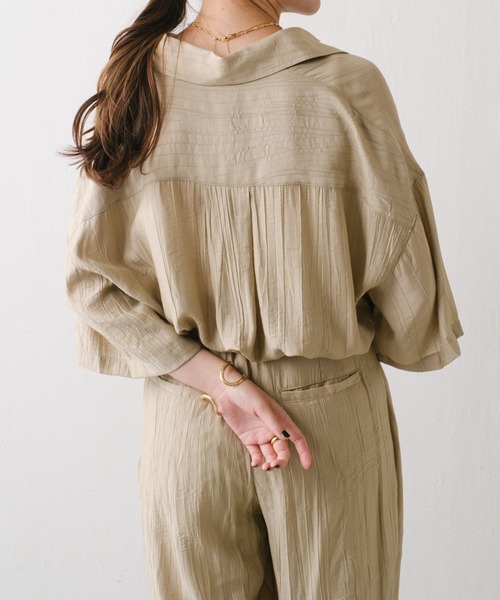 COLLAGE GALLARDAGALANTE（コラージュガリャルダガランテ）の「クレープシャツセットアップ/２点セットアイテム（セットアップ・レディース・ベージュ/ブラック・FREE）」の6枚目の写真