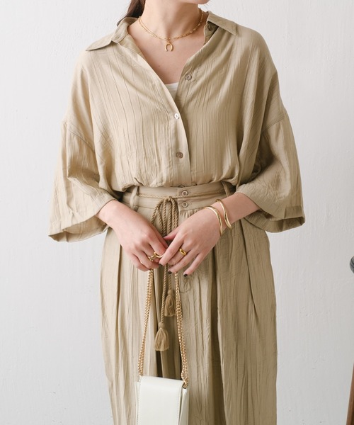 COLLAGE GALLARDAGALANTE（コラージュガリャルダガランテ）の「クレープシャツセットアップ/２点セットアイテム（セットアップ・レディース・ベージュ/ブラック・FREE）」の4枚目の写真