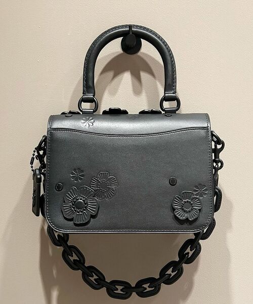 COACH（コーチ）の「ローグ トップ ハンドル バッグ・ティー ローズ