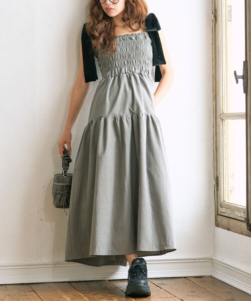 OLIVE des OLIVE（オリーブデオリーブ）の「【S/Mサイズ展開】ベロアリボン付きシャーリングワンピ（ワンピース・レディース・ブラウン/チェック/ブラック/ブラウン系その他・MEDIUM/SMALL）」の4枚目の写真