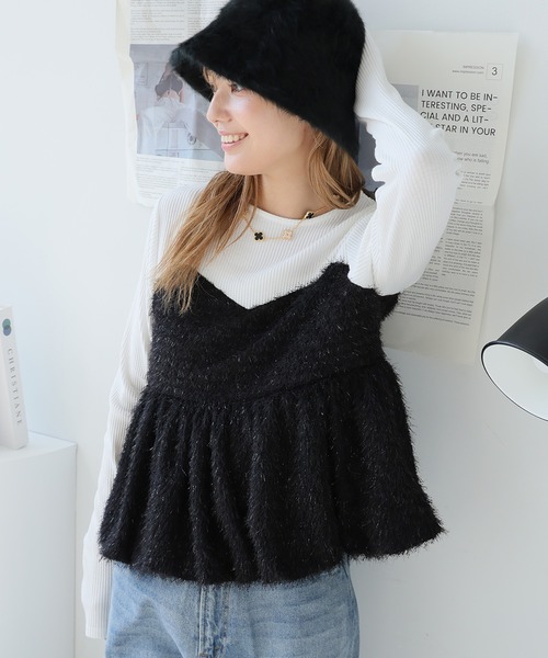 Girly Doll(ガーリードール)の「ドッキングペプラムトップス(Tシャツ/カットソー・レディース・グレー/ブラック・F)」の2枚目の写真