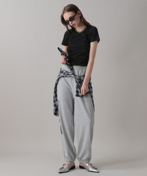 FOREVER 21（フォーエバー トゥエンティーワン）の「【2024FW】フロントシャーリングトップス（Tシャツ/カットソー・レディース・オフホワイト/ブラック・MEDIUM/SMALL）」の4枚目の写真