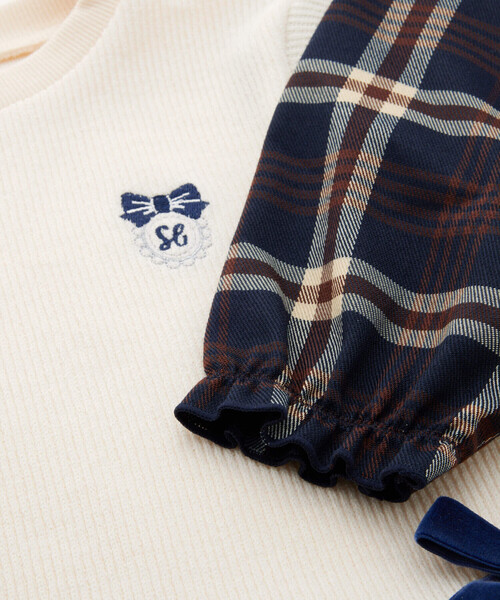 SLAP SLIP（スラップスリップ）の「【お揃い】サイドリボン裾スリットベストドッキングチェック柄トップス(80~130cm)（シャツ/ブラウス・キッズ・ベージュ/オフホワイト・130cm/110cm/90cm/80ｃｍ/120cm/100cm）」の9枚目の写真